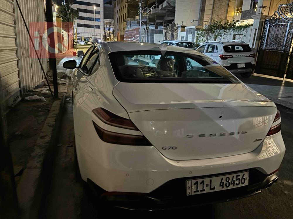 جێنسس G70